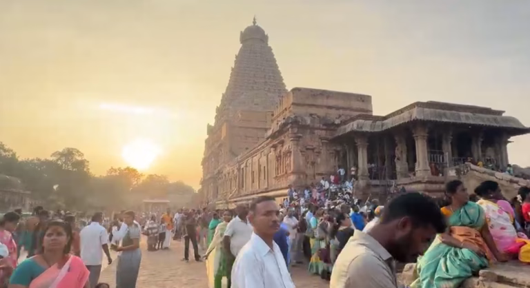 தஞ்சை பெருங்கோயில் மகா நந்தி சனிப்பிரதோஷ அபிஷேக காட்சிகள்: 11.01.2025