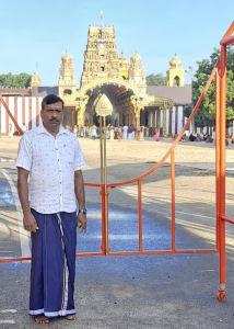 இலங்கையர்கள் பலரிற்கு இவருடைய இரத்தம் ஓடிக்கொண்டிருக்கிறது. அதனால் இரத்த உறவுகள் இவருக்கு அதிகம். இன்று 11.09.2025 வியாழக்கிழமை தனது 53வது பிறந்த நாளை கொண்டாடும் நண்பன் செல்வராசா வேலாயுதபிள்ளை அவர்கள் இன்றுடன் 54 தடவைகள் இரத்த வங்கிக்கு இரத்தம் வளங்கியுள்ளார்.