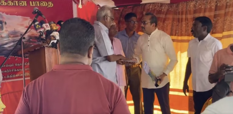 காரைநகர் சுற்றுவட்ட வீதியை  புனரமைக்கும் பணிகளுக்கான ஆரம்ப நிகழ்வில் கெளரவ போக்குவரத்து மற்றும் நெடுஞ்சாலைகள் அமைச்சர் பிமல் ரட்நாயக்கா கலந்து கொண்டு பணிகளை அதிகாரப்பூர்வமாக ஆரம்பித்து வைத்தார்.