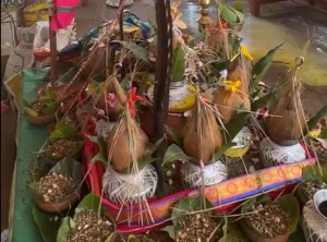 காரைநகர் வலந்தலை மருதடி வீரகத்தி விநாயகர் ஆலய கும்பாபிஷேக கிரியைகள். நான்காம் நாள். எண்ணைக்காப்பு காட்சிகளின் பின்னர் யாக குண்ட பூசை காட்சி, எழுந்தருளி விக்கிரகங்களிற்கு கீர்த்தனையுடன் அபிஷேகம். 24.03.2025.