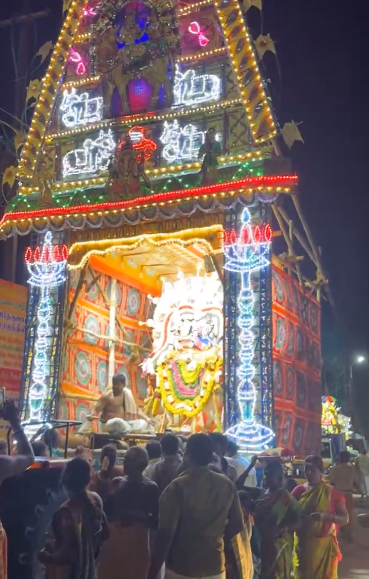தமிழ்நாடு இந்தியா, நாகபட்டிணம் நகரத்தில் பிரதான ரயில் நிலையத்திற்கு அருகில் உள்ள ஒரு சிவன் கோயில், சப்பற திருவிழா. 29.03.2026 மாலை 8.30 pm.