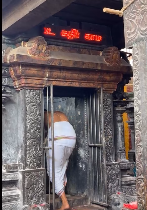 சென்னை தமிழ்நாட்டில் உள்ள ஒரு காளி கோயிலில் உள்ள முருகப்பெருமானிற்கு ‘வட கதிர்காம முருகர்’ என்று பெயர்.